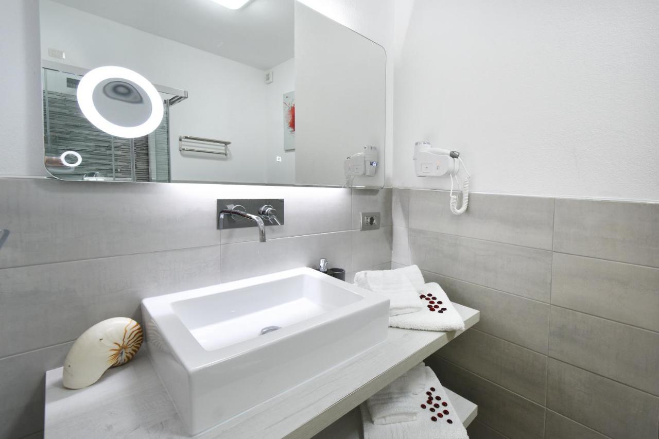 Elis B&B Villasimius Exterior photo